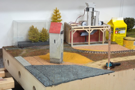 Feldweg und Gel�nde