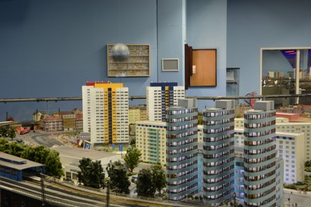 Loxx am Alex - Miniatur Welten Berlin