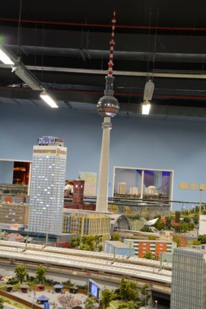 Loxx am Alex - Miniatur Welten Berlin