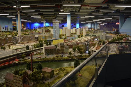 Loxx am Alex - Miniatur Welten Berlin