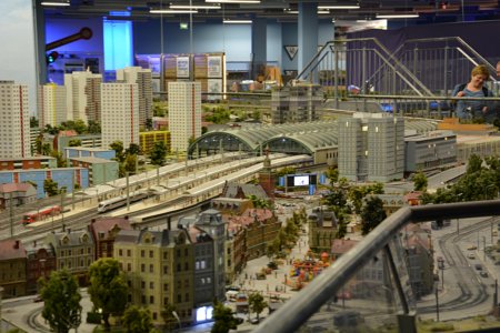 Loxx am Alex - Miniatur Welten Berlin