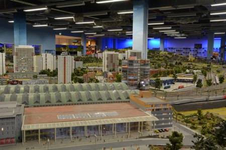Loxx am Alex - Miniatur Welten Berlin
