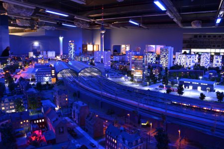 Loxx am Alex - Miniatur Welten Berlin