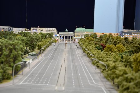 Loxx am Alex - Miniatur Welten Berlin