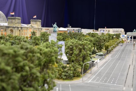 Loxx am Alex - Miniatur Welten Berlin