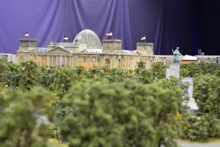 Loxx am Alex - Miniatur Welten Berlin