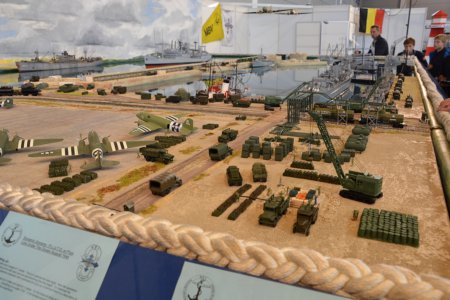Diorama P.L.U.T.O. - August 1944
