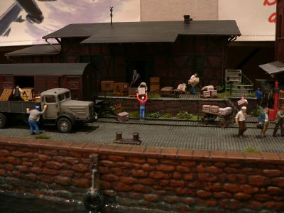Diorama - G�terumschlag am Hafen
