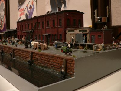 Diorama - G�terumschlag am Hafen