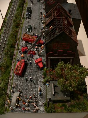 Diorama - H�userzeile mit Feuerwehreinsatz