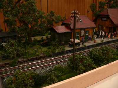 Diorama - Haltepunkt an einer Bahnlinie