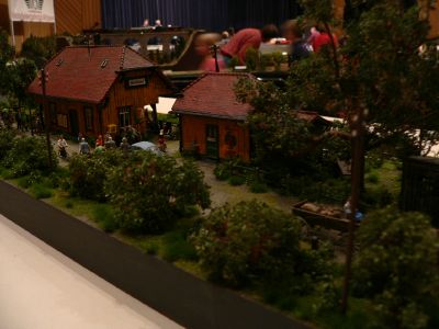 Diorama - Haltepunkt an einer Bahnlinie