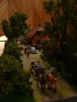 Diorama - Haltepunkt an einer Bahnlinie
