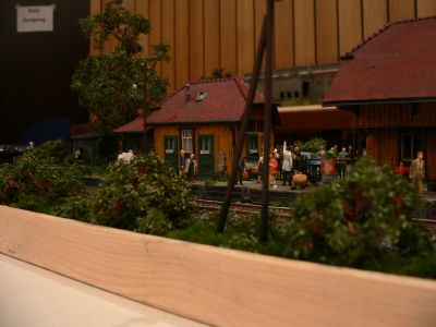 Diorama - Haltepunkt an einer Bahnlinie